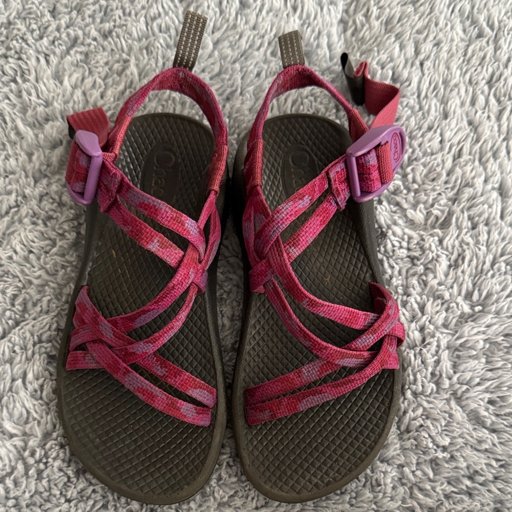 Chaco kids Strappy Sandal in Magenta with Lavender Buckles